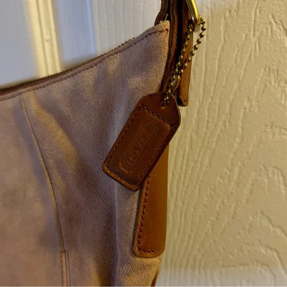 RARE Coach Vintage Blush Pink Suede Hobo Bag - Picture 3 of 12